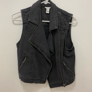 FADED BLACK DENIM VEST
